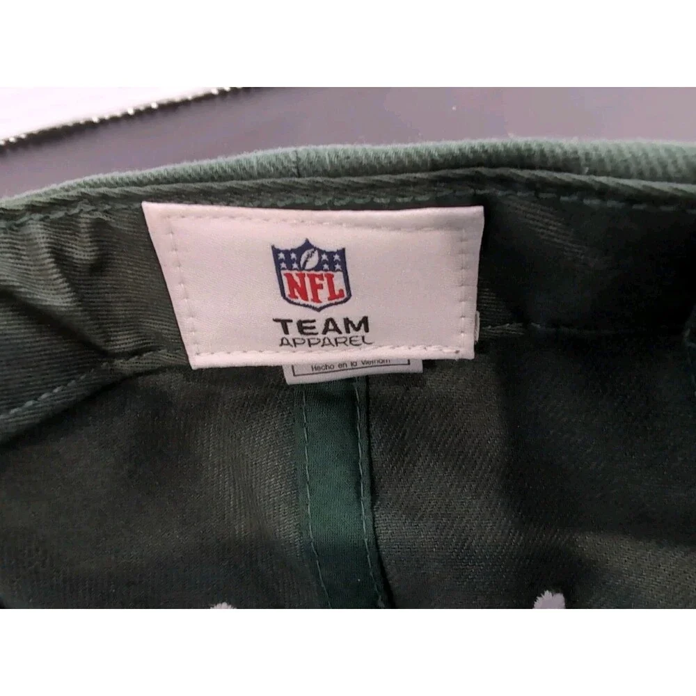 NEW YORK JETS EMBROIDERED LOGO CAP/HAT STRAPBACK  NFL TEAM APPAREL  EUC  GREEN